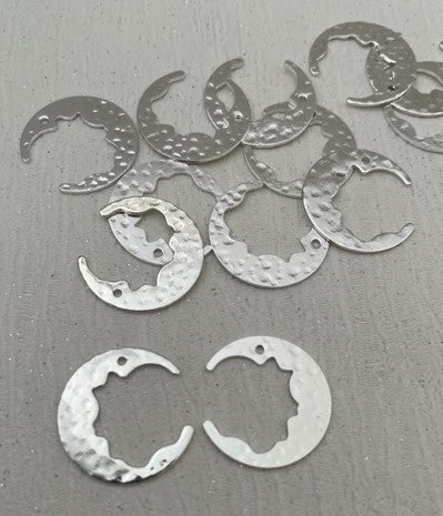 Brass Charm #37 Decorative Crescent Moon Pair (2 Pieces) 18mm 1 Hole Bright Silver Colour Plated