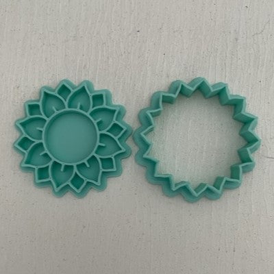 3D Printed Polymer Clay Cutter - 40mm Sunflower with Embosser 2PC Set